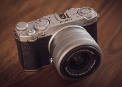 Fujifilm X-M5 - hybrid nielen pre začiatočníkov a vlogerov