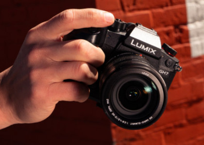 Spoločnosť Panasonic predstavuje novú špičkovú bezzrkadlovku LUMIX GH7 zameranú na video