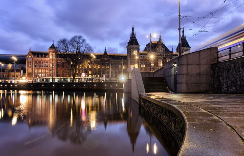 Centraal Station - Amsterdam bis col