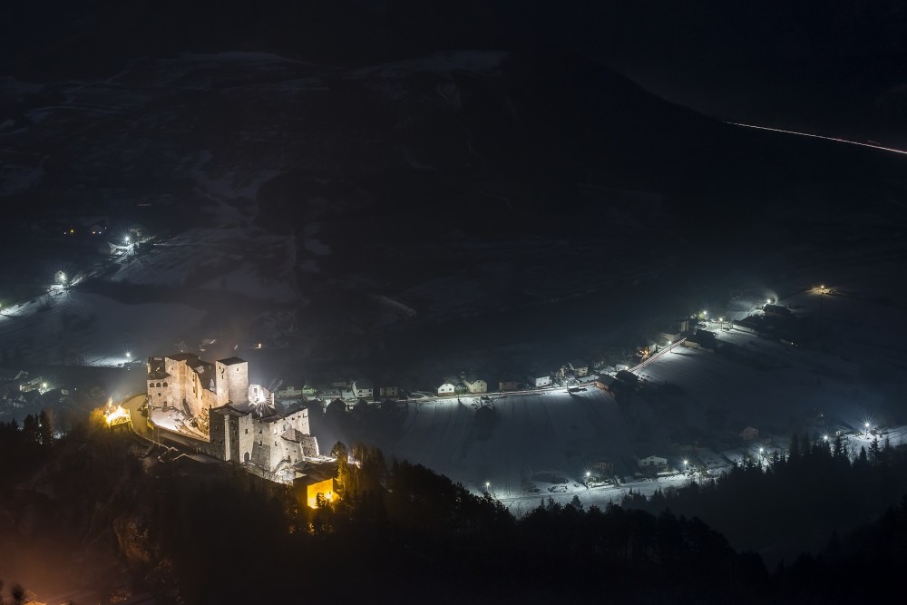 Vyhliadka Špicák, Hrad Strečno