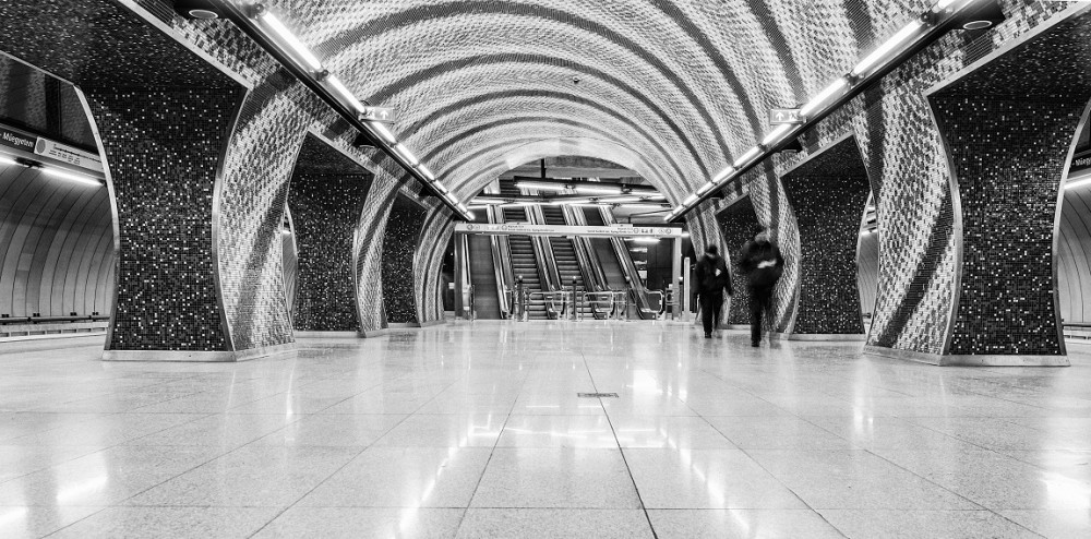 Szent Gellért tér – Műegyetem metro station