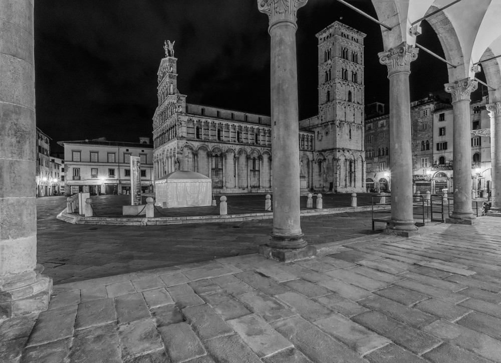 Chiesa di San Michele in Foro, Piazza San Michele-Lucca