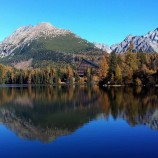 Štrbské pleso v jesennom kabátiku